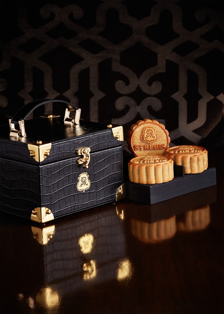 ขนมไหว้พระจันทร์กล่องสวยงามเลอค่าจากเดอะเซนต์รีจีส