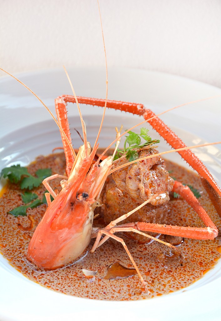 เมนูพิเศษจากกุ้งแม่น้ำ ณ ห้องอาหารสมูท เคอรี่ โรงแรมพลาซ่า แอทธินี รอยัล เมอริเดียน