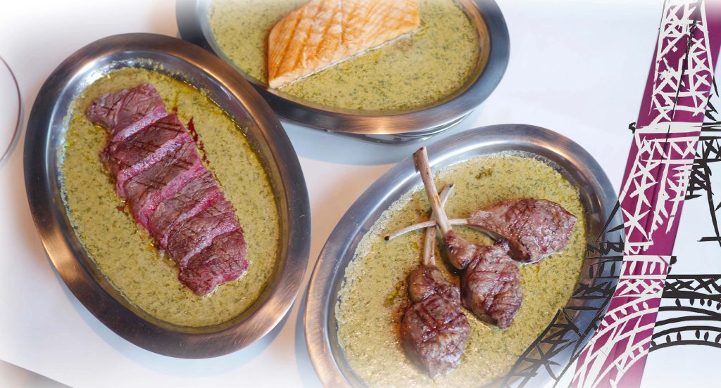 ซอสสูตรเฉพาะประจำตระกูลผสานกับเนื้อและการย่างชั้นเลิศ สู่สุดยอดสเต็กที่ต้องลิ้มลอง ณ LE BOEUF สาขาใหม่ ทองหล่อซอย 9