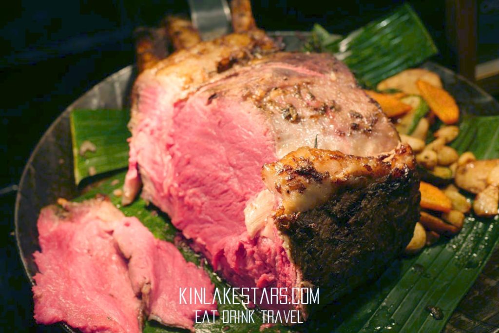 จิบไวน์ และอิ่มอร่อยกับบุฟเฟ่ต์แสนหลากหลาย หนึ่งเดียวที่มีอาหารสวิสต้นตำหรับมากมายให้ลิ้มลองในมื้อสายวันอาทิตย์ ที่ห้องอาหาร 204 บิสโทร โรงแรมสวิสโฮเต็ล กรุงเทพฯ รัชดา กับส่วนลดมา 2 จ่าย 1